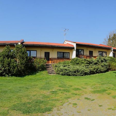 Bungalovy A Ubytovani Ratiborice- Zlic Ceska Skalice Luaran gambar