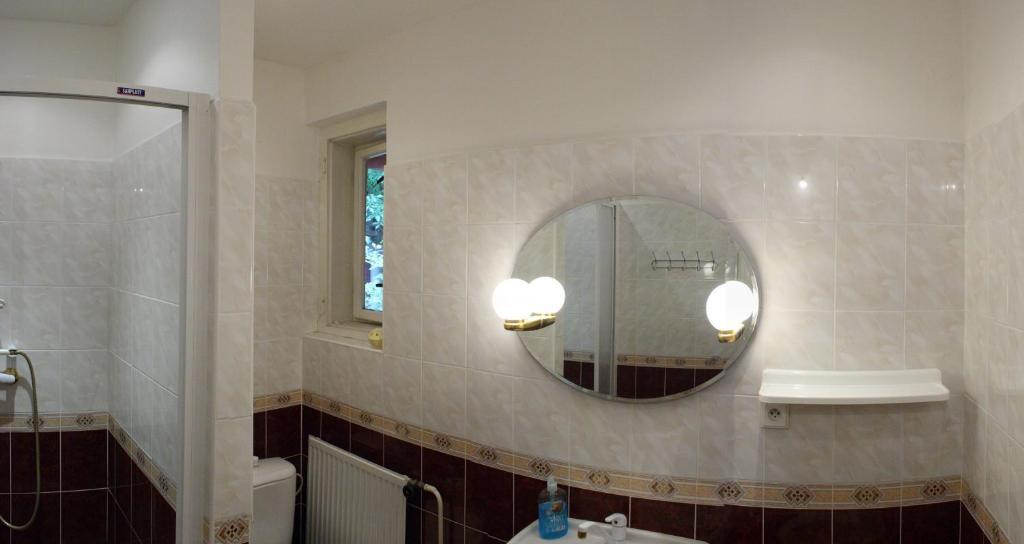 Bungalovy A Ubytovani Ratiborice- Zlic Ceska Skalice Bilik gambar