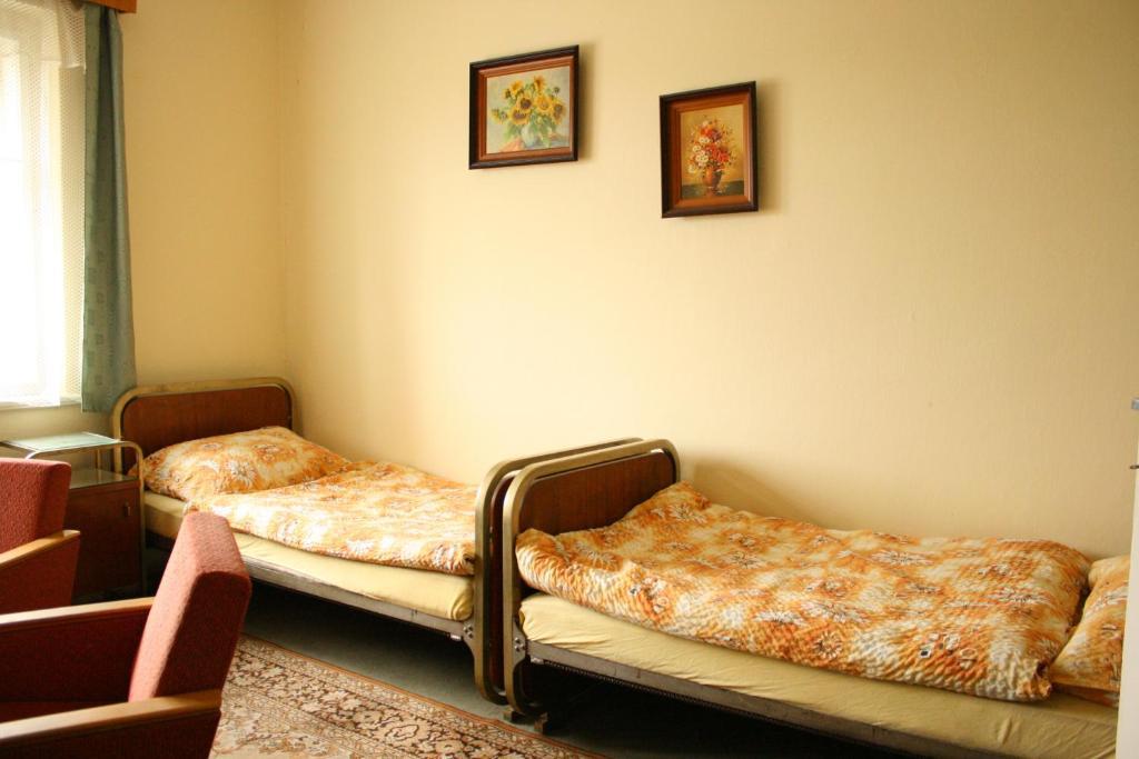 Bungalovy A Ubytovani Ratiborice- Zlic Ceska Skalice Bilik gambar