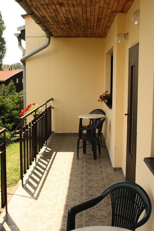 Bungalovy A Ubytovani Ratiborice- Zlic Ceska Skalice Luaran gambar